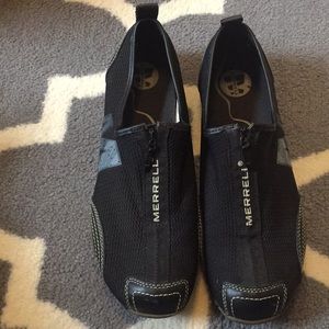 Merrell zip up shoes!!